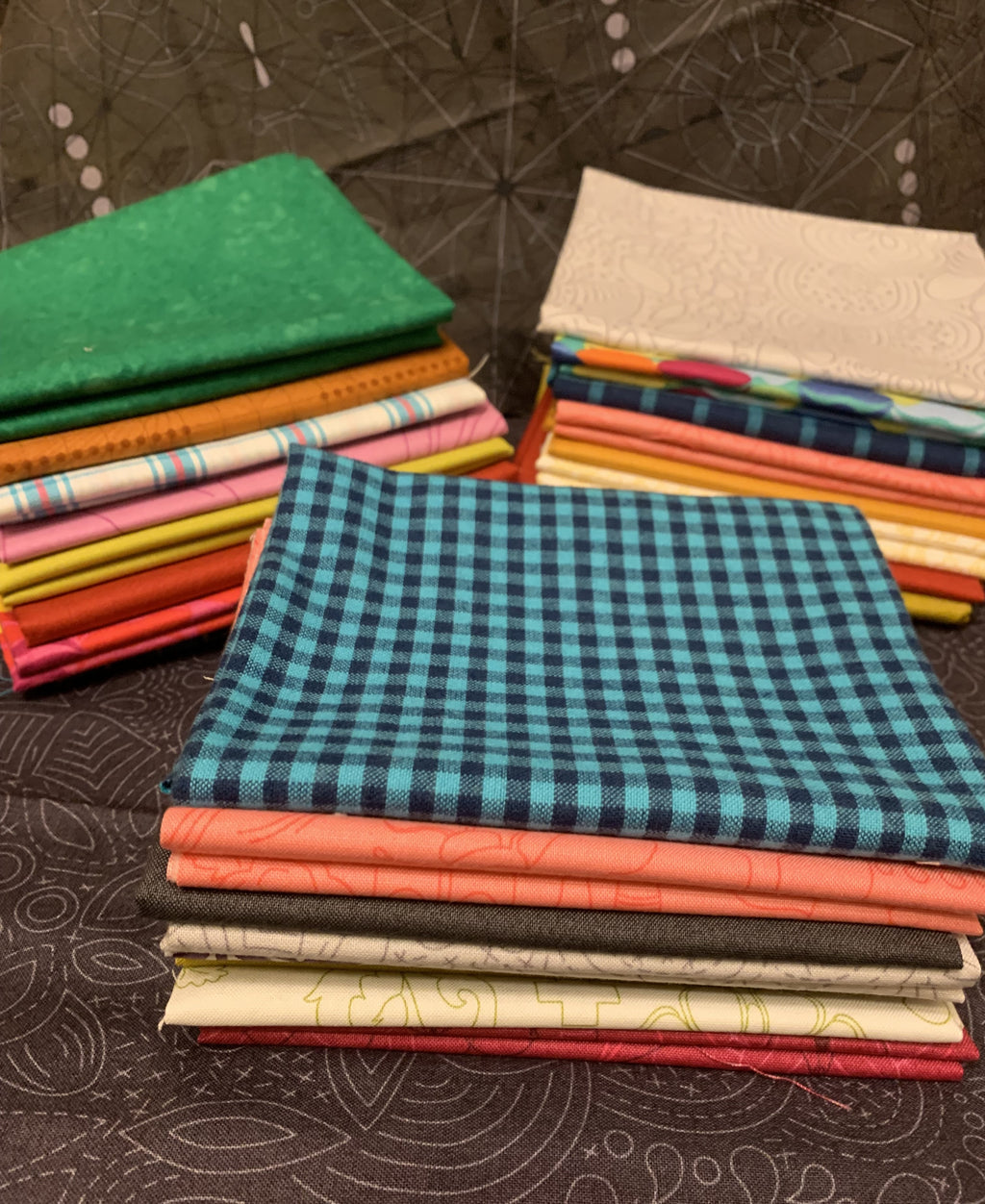 Mystery Bundle Assortedmodern fabrics, quilting cotton image 1