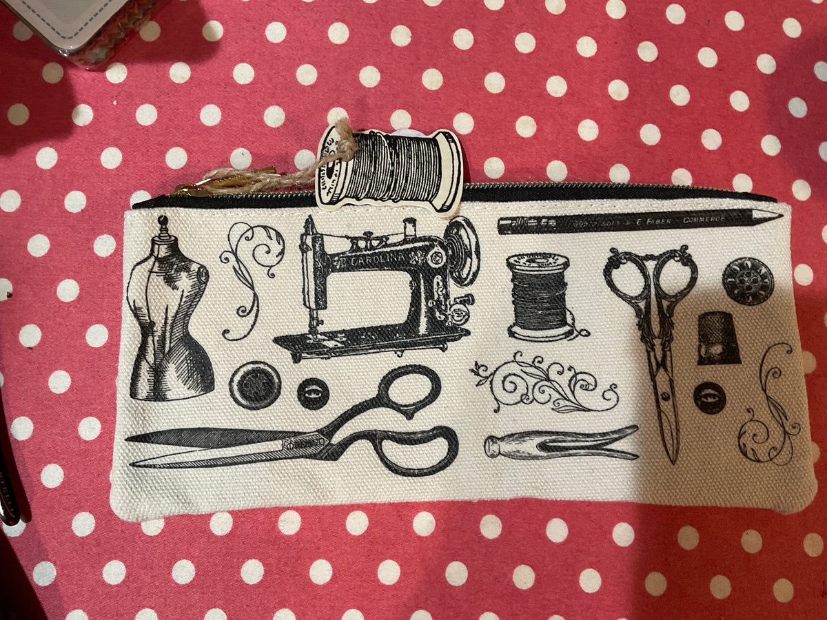 Moda sewing tools case